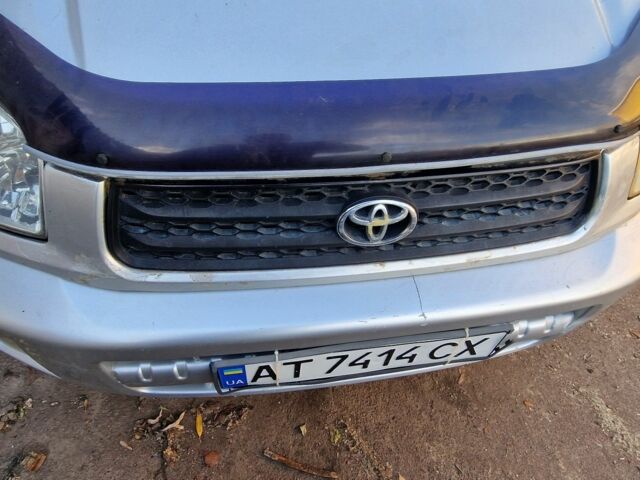 Серый Тойота РАВ 4, объемом двигателя 2 л и пробегом 381 тыс. км за 3700 $, фото 3 на Automoto.ua