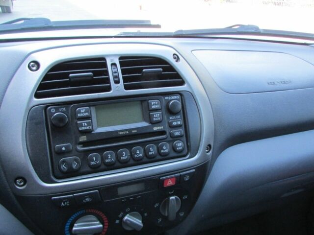 Серый Тойота РАВ 4, объемом двигателя 2 л и пробегом 168 тыс. км за 6987 $, фото 7 на Automoto.ua