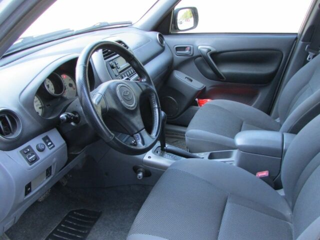 Серый Тойота РАВ 4, объемом двигателя 2 л и пробегом 168 тыс. км за 6987 $, фото 5 на Automoto.ua