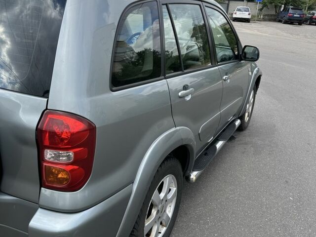 Серый Тойота РАВ 4, объемом двигателя 2 л и пробегом 320 тыс. км за 4000 $, фото 9 на Automoto.ua