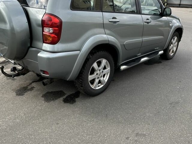 Серый Тойота РАВ 4, объемом двигателя 2 л и пробегом 320 тыс. км за 4000 $, фото 11 на Automoto.ua