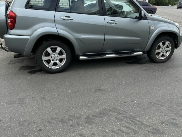 Серый Тойота РАВ 4, объемом двигателя 2 л и пробегом 320 тыс. км за 4000 $, фото 21 на Automoto.ua