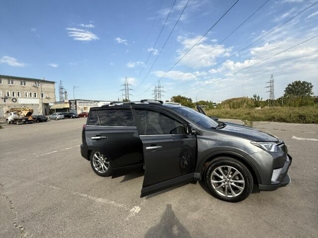 Серый Тойота РАВ 4, объемом двигателя 2.5 л и пробегом 118 тыс. км за 22000 $, фото 1 на Automoto.ua