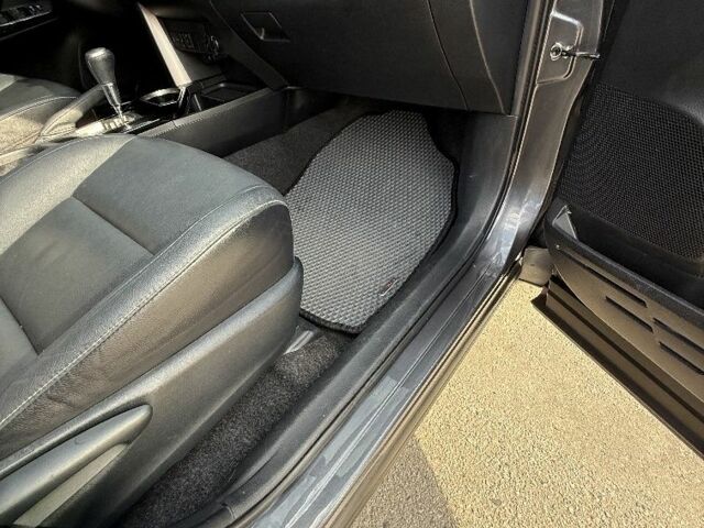 Серый Тойота РАВ 4, объемом двигателя 2.5 л и пробегом 118 тыс. км за 22000 $, фото 12 на Automoto.ua