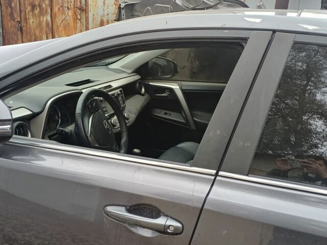 Тойота РАВ 4 2017 в Киеве на Automoto.ua Серый Тойота РАВ 4, объемом двигателя 0 л и пробегом 67 тыс. км за 5900 $, фото 6 на Automoto.ua