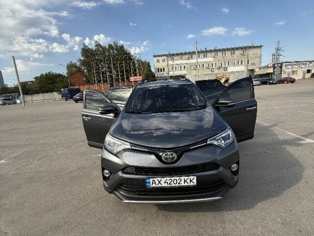 Серый Тойота РАВ 4, объемом двигателя 2.5 л и пробегом 118 тыс. км за 22000 $, фото 4 на Automoto.ua