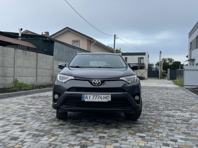 Сірий Тойота РАВ 4, об'ємом двигуна 2 л та пробігом 211 тис. км за 18000 $, фото 2 на Automoto.ua