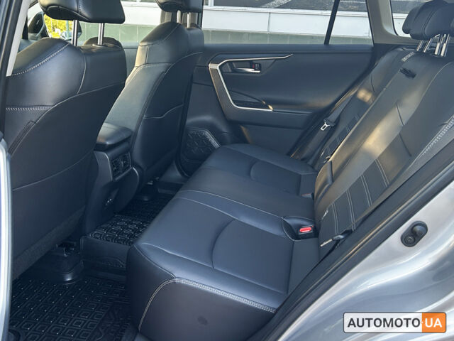 Сірий Тойота РАВ 4, об'ємом двигуна 2 л та пробігом 48 тис. км за 34383 $, фото 10 на Automoto.ua