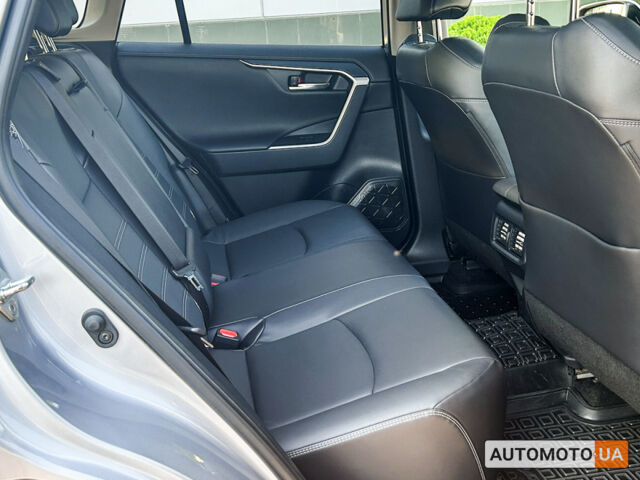 Серый Тойота РАВ 4, объемом двигателя 2 л и пробегом 48 тыс. км за 32944 $, фото 8 на Automoto.ua