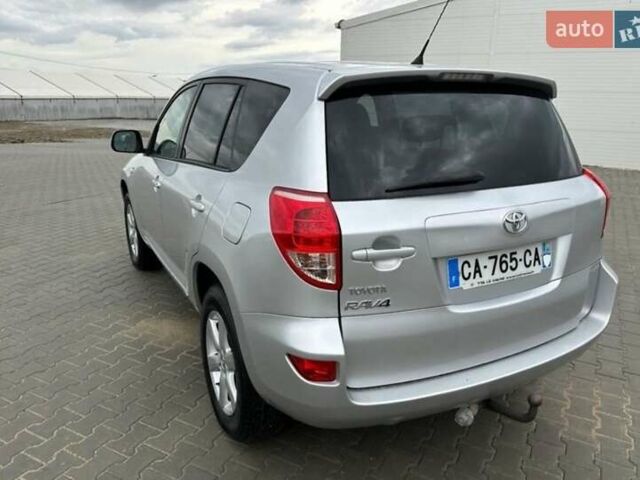 Сірий Тойота РАВ 4, об'ємом двигуна 2 л та пробігом 230 тис. км за 2800 $, фото 8 на Automoto.ua
