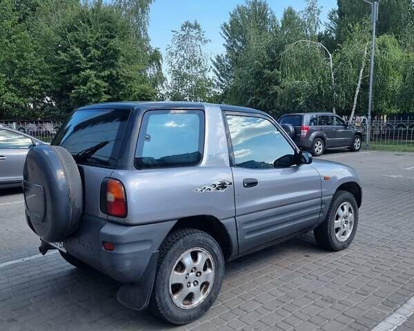 Серый Тойота РАВ 4, объемом двигателя 2 л и пробегом 237 тыс. км за 5200 $, фото 9 на Automoto.ua