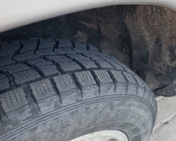 Серый Тойота РАВ 4, объемом двигателя 2 л и пробегом 237 тыс. км за 5200 $, фото 4 на Automoto.ua