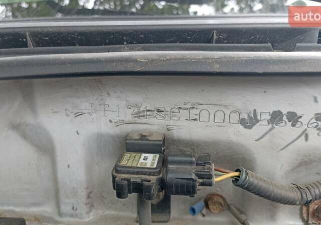 Серый Тойота РАВ 4, объемом двигателя 2 л и пробегом 391 тыс. км за 5250 $, фото 5 на Automoto.ua