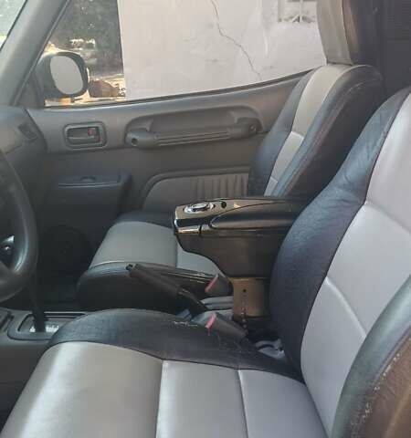 Серый Тойота РАВ 4, объемом двигателя 2 л и пробегом 391 тыс. км за 5250 $, фото 6 на Automoto.ua