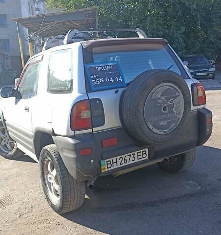 Серый Тойота РАВ 4, объемом двигателя 2 л и пробегом 391 тыс. км за 5250 $, фото 2 на Automoto.ua