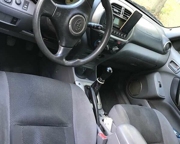 Сірий Тойота РАВ 4, об'ємом двигуна 2 л та пробігом 339 тис. км за 6200 $, фото 1 на Automoto.ua