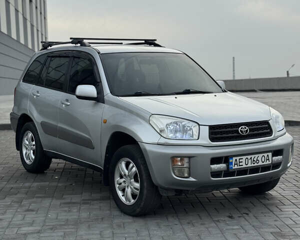 Серый Тойота РАВ 4, объемом двигателя 2 л и пробегом 242 тыс. км за 5499 $, фото 6 на Automoto.ua