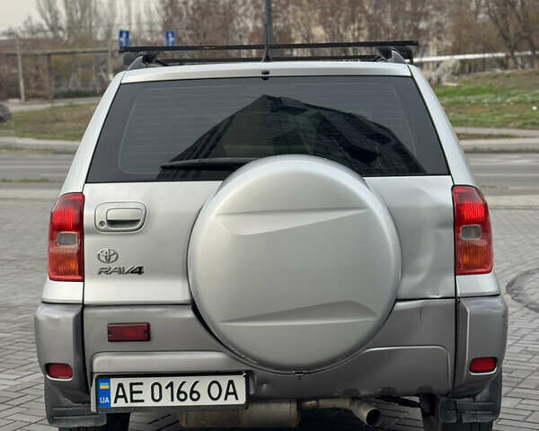 Серый Тойота РАВ 4, объемом двигателя 2 л и пробегом 242 тыс. км за 5499 $, фото 3 на Automoto.ua