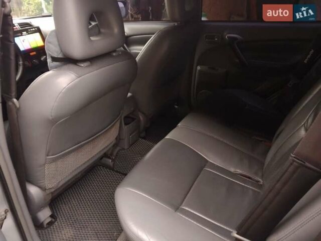 Серый Тойота РАВ 4, объемом двигателя 2 л и пробегом 250 тыс. км за 6700 $, фото 14 на Automoto.ua