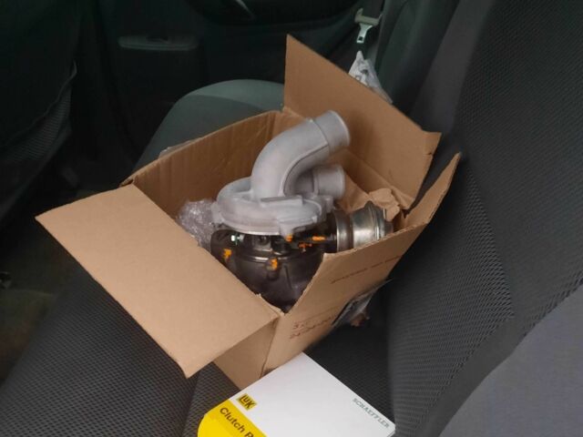 Серый Тойота РАВ 4, объемом двигателя 2 л и пробегом 404 тыс. км за 2613 $, фото 1 на Automoto.ua