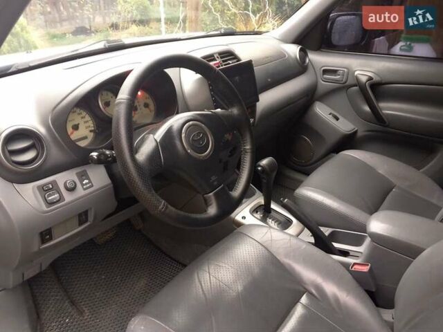 Серый Тойота РАВ 4, объемом двигателя 2 л и пробегом 250 тыс. км за 6700 $, фото 17 на Automoto.ua
