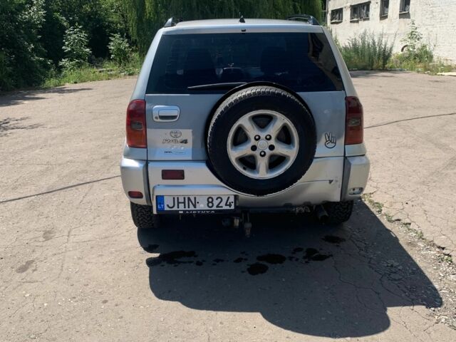 Сірий Тойота РАВ 4, об'ємом двигуна 2 л та пробігом 368 тис. км за 3800 $, фото 3 на Automoto.ua