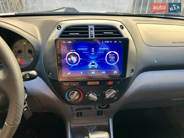 Серый Тойота РАВ 4, объемом двигателя 2 л и пробегом 180 тыс. км за 6300 $, фото 7 на Automoto.ua