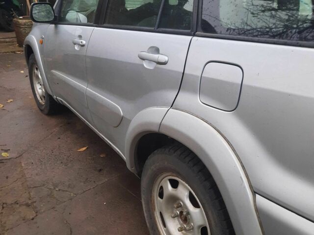 Серый Тойота РАВ 4, объемом двигателя 2 л и пробегом 404 тыс. км за 2613 $, фото 3 на Automoto.ua