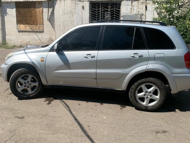 Сірий Тойота РАВ 4, об'ємом двигуна 2 л та пробігом 368 тис. км за 3800 $, фото 4 на Automoto.ua
