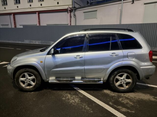 Серый Тойота РАВ 4, объемом двигателя 2 л и пробегом 338 тыс. км за 5700 $, фото 3 на Automoto.ua