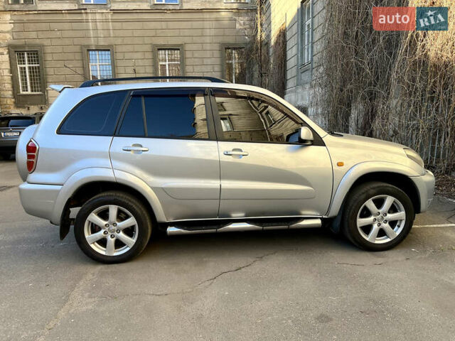 Серый Тойота РАВ 4, объемом двигателя 2 л и пробегом 180 тыс. км за 6300 $, фото 5 на Automoto.ua