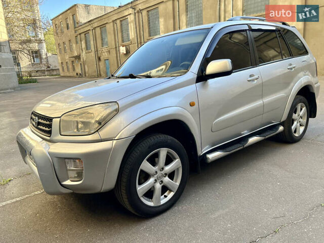 Серый Тойота РАВ 4, объемом двигателя 2 л и пробегом 180 тыс. км за 6300 $, фото 1 на Automoto.ua