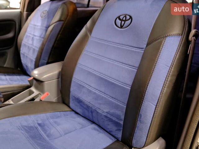 Серый Тойота РАВ 4, объемом двигателя 2 л и пробегом 275 тыс. км за 6900 $, фото 26 на Automoto.ua