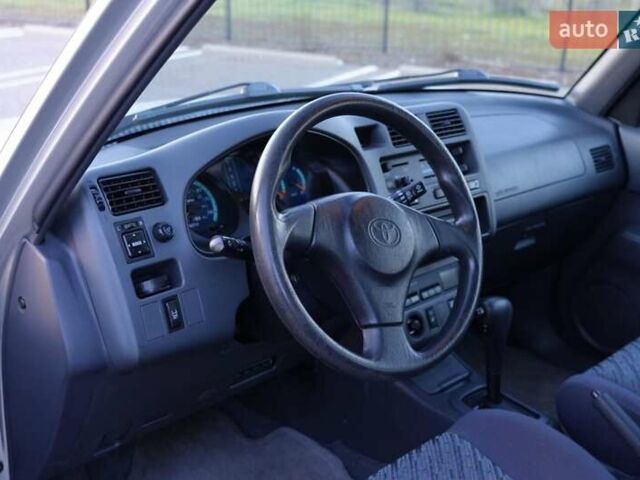 Серый Тойота РАВ 4, объемом двигателя 0 л и пробегом 126 тыс. км за 6999 $, фото 5 на Automoto.ua