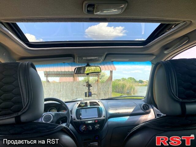 Сірий Тойота РАВ 4, об'ємом двигуна 2 л та пробігом 225 тис. км за 7200 $, фото 4 на Automoto.ua