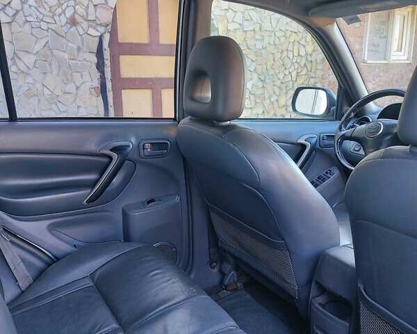 Сірий Тойота РАВ 4, об'ємом двигуна 2 л та пробігом 330 тис. км за 4350 $, фото 33 на Automoto.ua