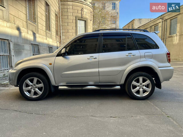Серый Тойота РАВ 4, объемом двигателя 2 л и пробегом 180 тыс. км за 6300 $, фото 4 на Automoto.ua
