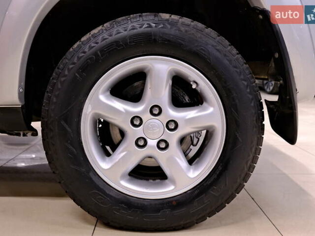 Серый Тойота РАВ 4, объемом двигателя 2 л и пробегом 275 тыс. км за 6900 $, фото 41 на Automoto.ua