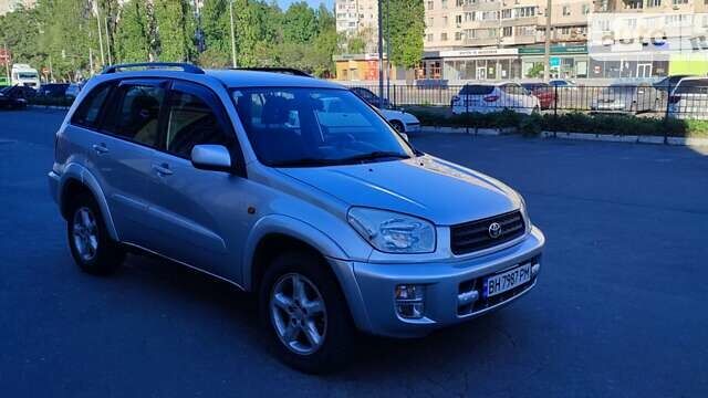 Серый Тойота РАВ 4, объемом двигателя 2 л и пробегом 191 тыс. км за 6700 $, фото 1 на Automoto.ua