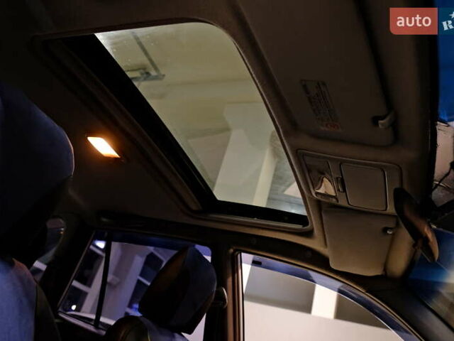 Серый Тойота РАВ 4, объемом двигателя 2 л и пробегом 275 тыс. км за 6900 $, фото 42 на Automoto.ua