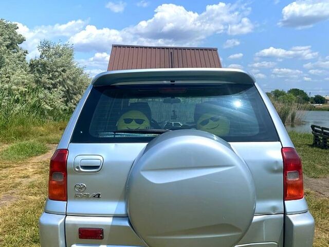 Сірий Тойота РАВ 4, об'ємом двигуна 2 л та пробігом 225 тис. км за 7200 $, фото 5 на Automoto.ua