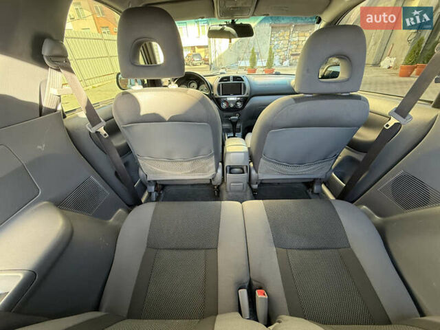 Сірий Тойота РАВ 4, об'ємом двигуна 2 л та пробігом 239 тис. км за 7300 $, фото 30 на Automoto.ua