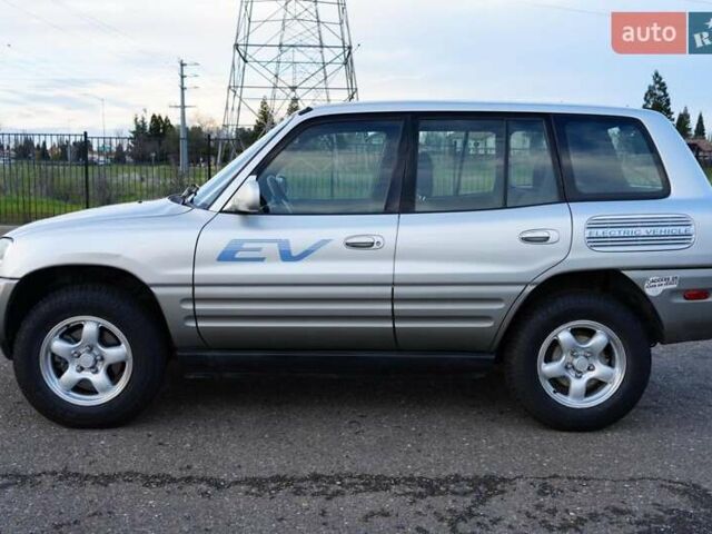 Серый Тойота РАВ 4, объемом двигателя 0 л и пробегом 126 тыс. км за 6999 $, фото 1 на Automoto.ua