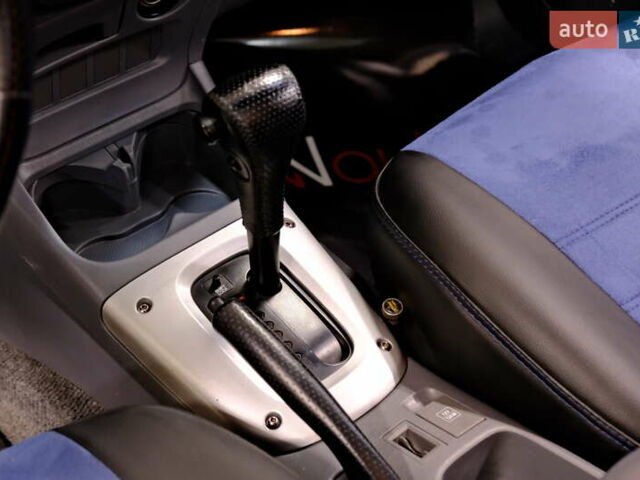 Серый Тойота РАВ 4, объемом двигателя 2 л и пробегом 275 тыс. км за 6900 $, фото 15 на Automoto.ua