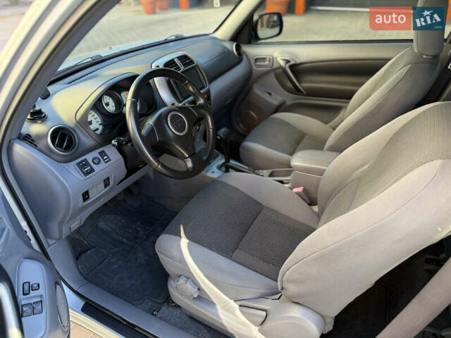 Сірий Тойота РАВ 4, об'ємом двигуна 2 л та пробігом 239 тис. км за 7300 $, фото 33 на Automoto.ua