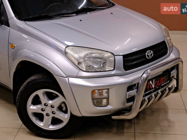 Серый Тойота РАВ 4, объемом двигателя 2 л и пробегом 275 тыс. км за 6900 $, фото 6 на Automoto.ua