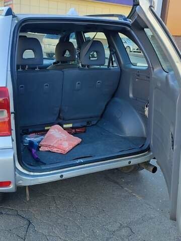 Серый Тойота РАВ 4, объемом двигателя 2 л и пробегом 191 тыс. км за 6700 $, фото 5 на Automoto.ua