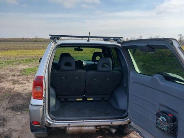 Сірий Тойота РАВ 4, об'ємом двигуна 2 л та пробігом 70 тис. км за 4800 $, фото 2 на Automoto.ua