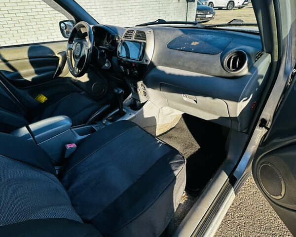 Серый Тойота РАВ 4, объемом двигателя 2 л и пробегом 381 тыс. км за 5750 $, фото 14 на Automoto.ua