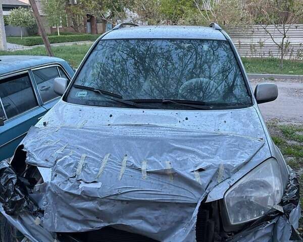 Серый Тойота РАВ 4, объемом двигателя 2 л и пробегом 200 тыс. км за 2160 $, фото 1 на Automoto.ua